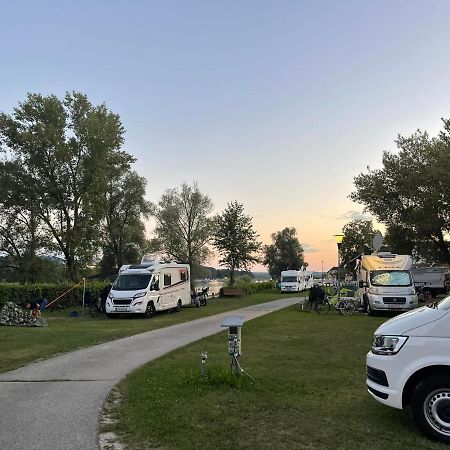 Donaucamping Emmersdorf エンマースドルフ・アン・デア・ドナウ エクステリア 写真