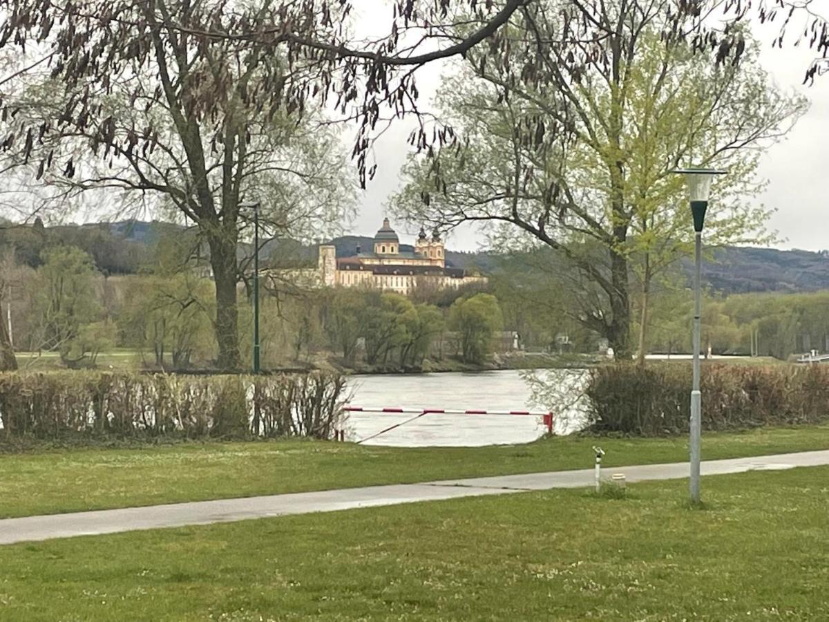 Donaucamping Emmersdorf エンマースドルフ・アン・デア・ドナウ エクステリア 写真