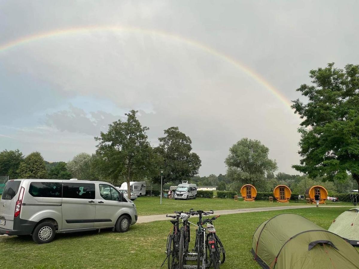 Donaucamping Emmersdorf エンマースドルフ・アン・デア・ドナウ エクステリア 写真